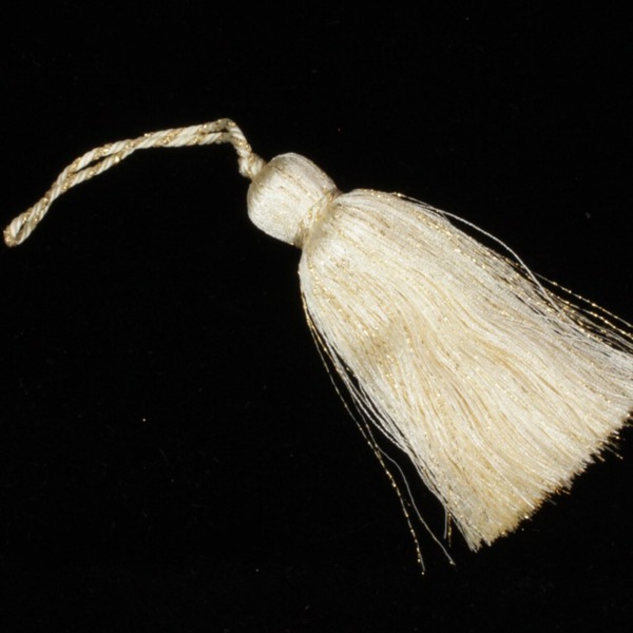 The Ribbon People Club Pack of 24 Gold Contemporary Metallic Tassels 4"